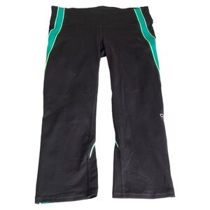 GapFit Womens GFast Athletic Capri Adjustable ZipPocket Black/Green Legging Sz S